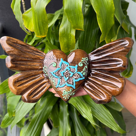 ❤️ Corazón Alado Cusqueño con Rosa en Alto Relieve – Artesanía Peruana Hecha a Mano