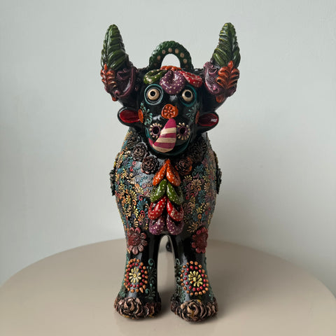 🐂✨ Toro de Pucará Premium Brocateado ✨