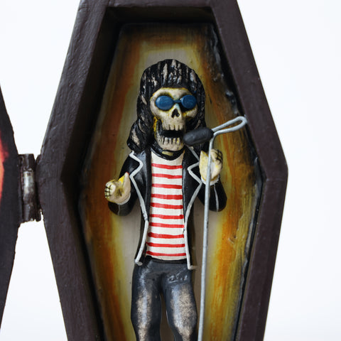 ⚰️ Cajón Funerario “Ramones – Joey” – Arte Popular Hecho a Mano 🎸
