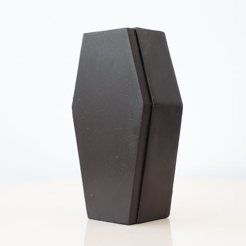 ⚰️ Cajón Funerario “Ramones – Joey” – Arte Popular Hecho a Mano 🎸