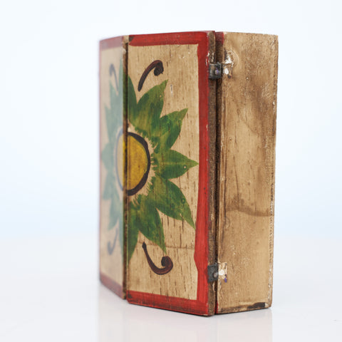 🌟 Retablo Virgen de Guadalupe – Arte Popular Peruano Hecho a Mano 🎨