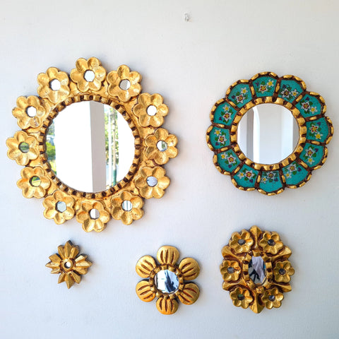 Hermosa composición de espejos decorativos artesanales cuzqueños, ideales para embellecer tu hogar con estilo único. Espejos Artesanales laminados en pan de Oro-Espejos Decorativos-Espejos Peruanos-Espejos Cuzqueños-Peruvian Mirrors-Espejos de Madera