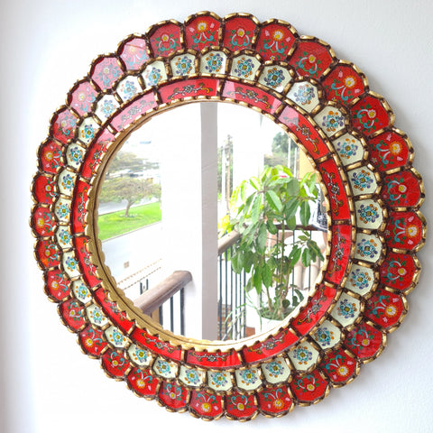 Embellece tu espacio con nuestros espejos de 60 cm estilo cuzqueño y cajamarquino, reflejo de la artesanía peruana y símbolo de tradición y elegancia - Espejos Peruanos - Peruvian Mirrors - Echo a Mano - Madera Tallada - Espejo Decorativo - Artesanal