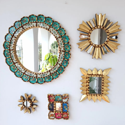 Hermosa composición de espejos decorativos artesanales cuzqueños, ideales para embellecer tu hogar con estilo único. Espejos Artesanales laminados en pan de Oro-Espejos Decorativos-Espejos Peruanos-Espejos Cuzqueños-Peruvian Mirrors-Espejos de Madera