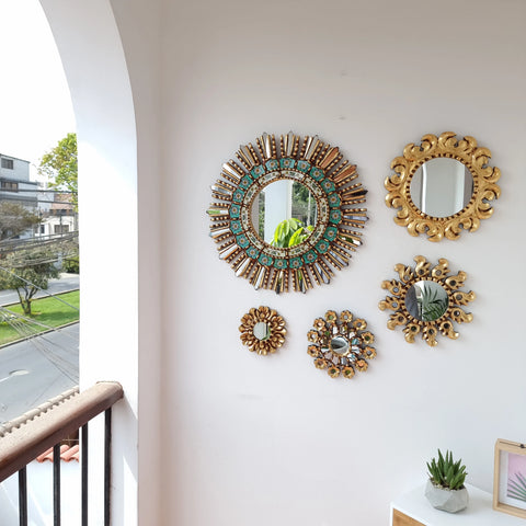 Hermosa composición de espejos decorativos artesanales cuzqueños, ideales para embellecer tu hogar con estilo único. Espejos Artesanales laminados en pan de Oro-Espejos Decorativos-Espejos Peruanos-Espejos Cuzqueños-Peruvian Mirrors-Espejos de Madera