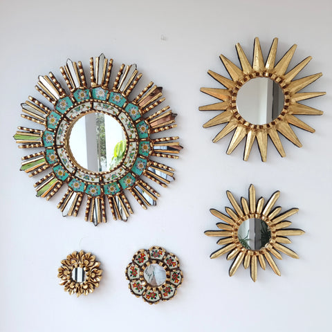 Hermosa composición de espejos decorativos artesanales cuzqueños, ideales para embellecer tu hogar con estilo único. Espejos Artesanales laminados en pan de Oro-Espejos Decorativos-Espejos Peruanos-Espejos Cuzqueños-Peruvian Mirrors-Espejos de Madera