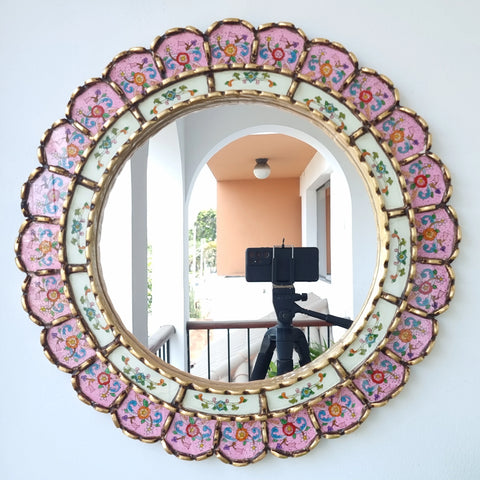 Embellece tu espacio con nuestros espejos de 50 cm estilo cuzqueño y cajamarquino, reflejo de la artesanía peruana y símbolo de tradición y elegancia - Espejos Peruanos - Peruvian Mirrors - Echo a Mano - Madera Tallada - Espejo Decorativo - Artesanal