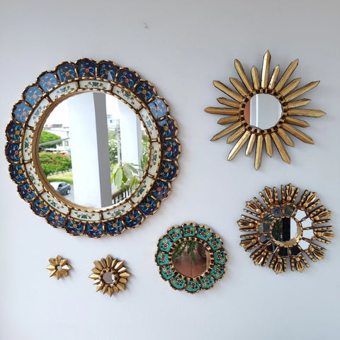 Hermosa composición de espejos decorativos artesanales cuzqueños, ideales para embellecer tu hogar con estilo único. Espejos Artesanales laminados en pan de Oro-Espejos Decorativos-Espejos Peruanos-Espejos Cuzqueños-Peruvian Mirrors-Espejos de Madera