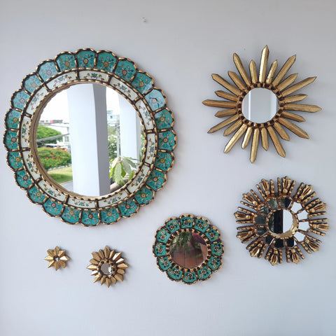 Hermosa composición de espejos decorativos artesanales cuzqueños, ideales para embellecer tu hogar con estilo único. Espejos Artesanales laminados en pan de Oro-Espejos Decorativos-Espejos Peruanos-Espejos Cuzqueños-Peruvian Mirrors-Espejos de Madera