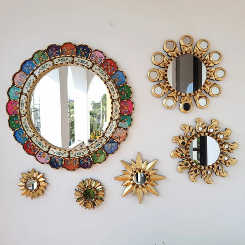 Hermosa composición de espejos decorativos artesanales cuzqueños, ideales para embellecer tu hogar con estilo único. Espejos Artesanales laminados en pan de Oro-Espejos Decorativos-Espejos Peruanos-Espejos Cuzqueños-Peruvian Mirrors-Espejos de Madera