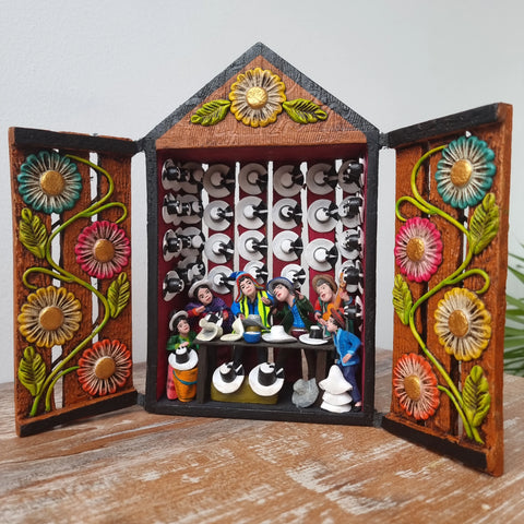 Descubre la magia de los Retablos Ayacuchanos: Arte tradicional peruano que cuenta historias con cada detalle hecho a mano. Perfectos para decorar tu hogar con el Arte Peruano- Retablo Ayacuchano- Artesanía Peruana- Echo a Mano - Decoración Artesanal