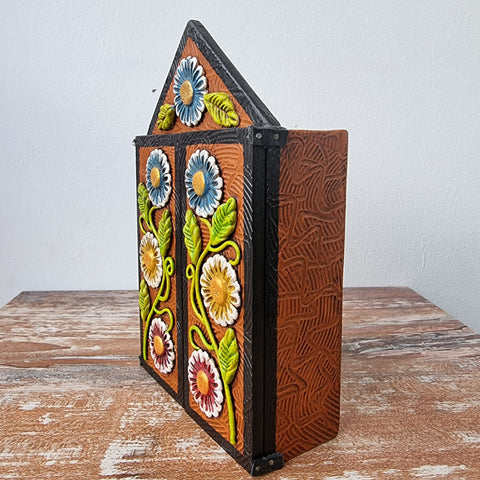 Descubre la magia de los Retablos Ayacuchanos: Arte tradicional peruano que cuenta historias con cada detalle hecho a mano. Perfectos para decorar tu hogar con el Arte Peruano- Retablo Ayacuchano- Artesanía Peruana- Echo a Mano - Decoración Artesanal