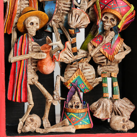 Descubre la magia de los Retablos Ayacuchanos: Arte tradicional peruano que cuenta historias con cada detalle hecho a mano. Perfectos para decorar tu hogar con el Arte Peruano- Retablo Ayacuchano- Artesanía Peruana- Echo a Mano - Decoración Artesanal