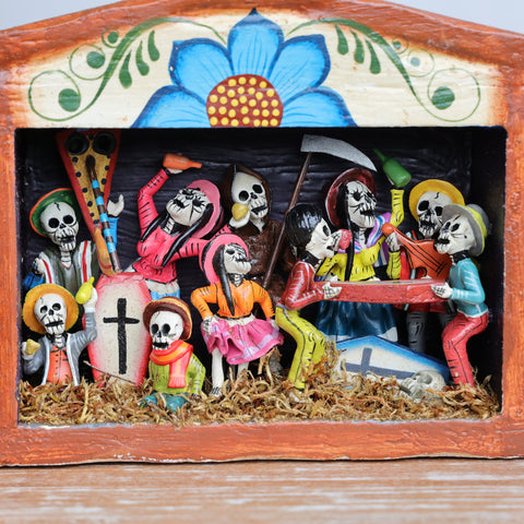 Descubre la magia de los Retablos Ayacuchanos: Arte tradicional peruano que cuenta historias con cada detalle hecho a mano. Perfectos para decorar tu hogar con el Arte Peruano- Retablo Ayacuchano- Artesanía Peruana- Echo a Mano - Decoración Artesanal