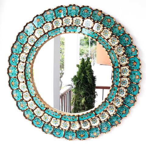 Embellece tu espacio con nuestros espejos de 60 cm estilo cuzqueño y cajamarquino, reflejo de la artesanía peruana y símbolo de tradición y elegancia - Espejos Peruanos - Peruvian Mirrors - Echo a Mano - Madera Tallada - Espejo Decorativo - Artesanal