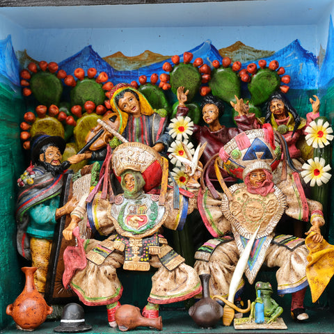 Descubre la magia de los Retablos Ayacuchanos: Arte tradicional peruano que cuenta historias con cada detalle hecho a mano. Perfectos para decorar tu hogar con el Arte Peruano- Retablo Ayacuchano- Artesanía Peruana- Echo a Mano - Decoración Artesanal